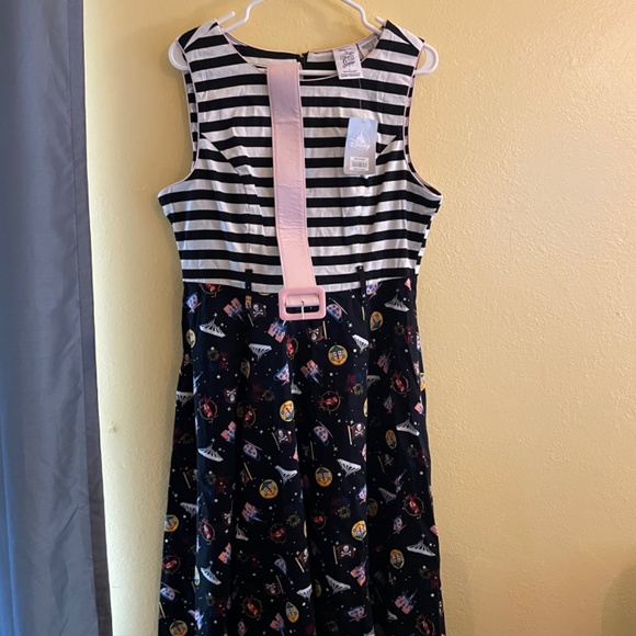 Disney Dress icons Xl NWT - Picture 4 of 4